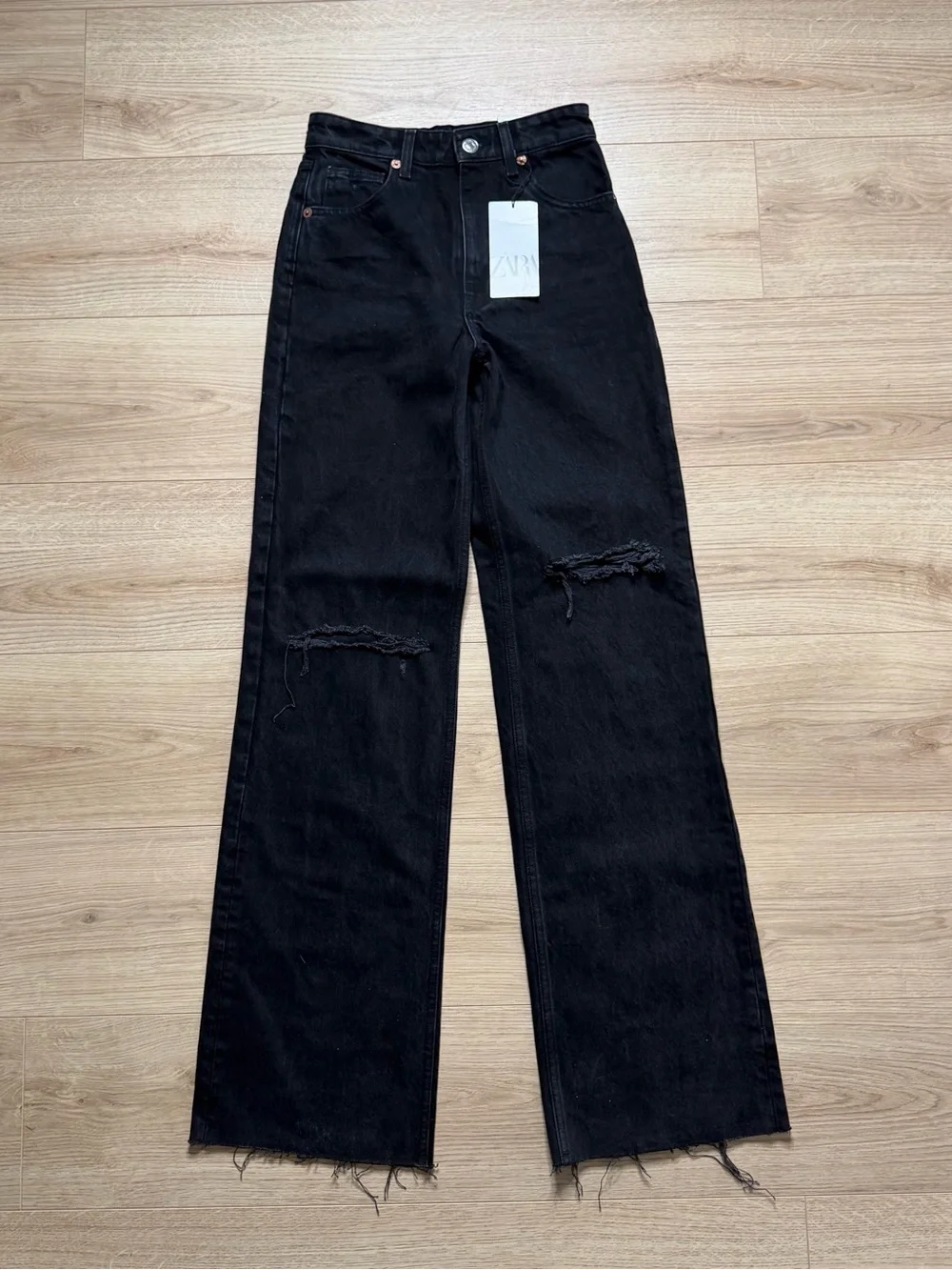 NWT Zara Black Wide Leg Distressed Jeans with Raw Hem Size 2 Tall